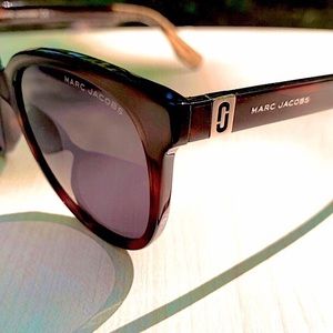 Marc Jacobs NEW & AUTHENTIC sunglasses and case.
